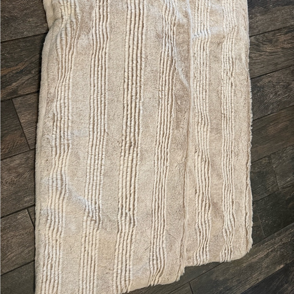 FRYE Faux fur king set of pillow cases brand new cream tan brown SOFT